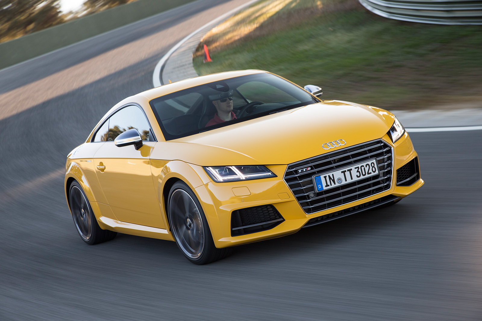 Злоупотребляем словом «улыбка» в тесте новых Audi TT и TTS — ДРАЙВ