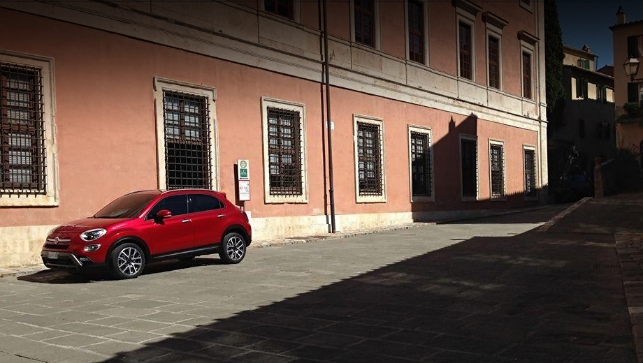 Fiat 500x. Первая официальная фотография новинки была опубликована в итальянском издании Quattroruote.