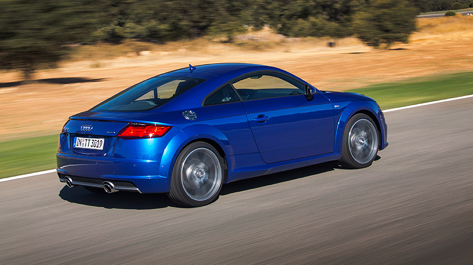 Tt sotwe. Audi TTS 2021. Ауди ТТ Kingfisher Blue. ТТ 2 поколение голубой. Audi TT 2.0 С двумя фазиками.