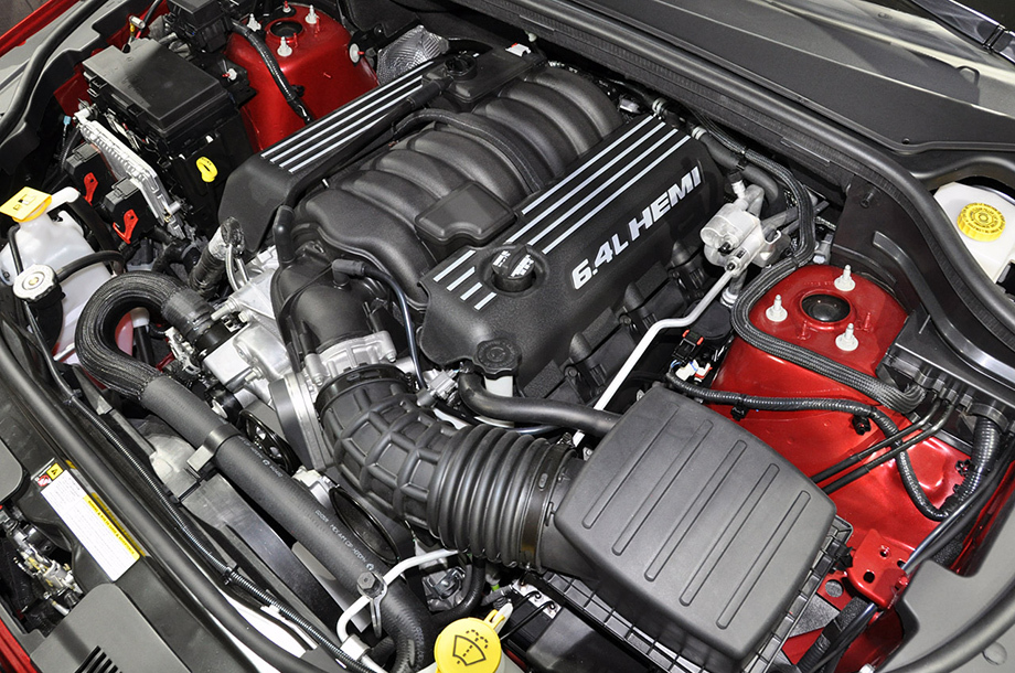 Впервые концерн Chrysler рассказал о моторе Hemi 6.4 в 2005 году. 