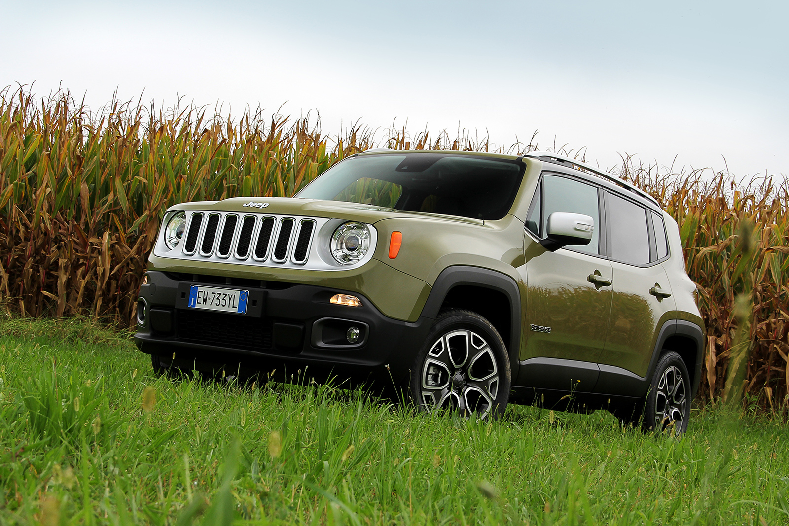 Заплываем за буйки на двуликом проходимце Jeep Renegade — ДРАЙВ