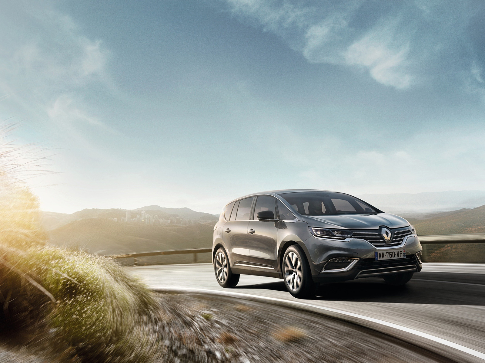 Минивэн Renault Espace оказался привлекательным снаружи — ДРАЙВ