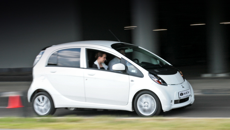 Mitsubishi i miev. Под действие сервисной акции попадают электромобили, выпущенные с июля 2011-го по май 2012 года.