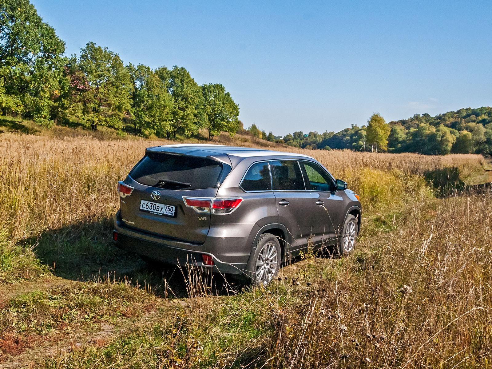 Передаём из рук в руки кроссовер Toyota Highlander — ДРАЙВ