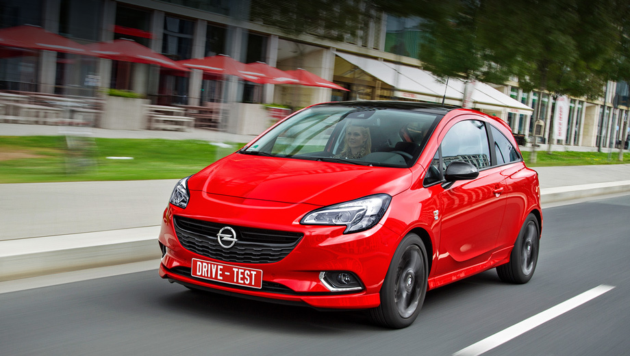 Opel corsa. Corsa уже продаётся в Германии: за трёхдверку там просят минимум 11 980 евро, за пятидверный вариант — 12 730. Российские цены объявят в декабре, а купить Opel можно будет в первой половине 2015 года. Псевдокроссоверной версии Rocks, как у Адама, не будет.
