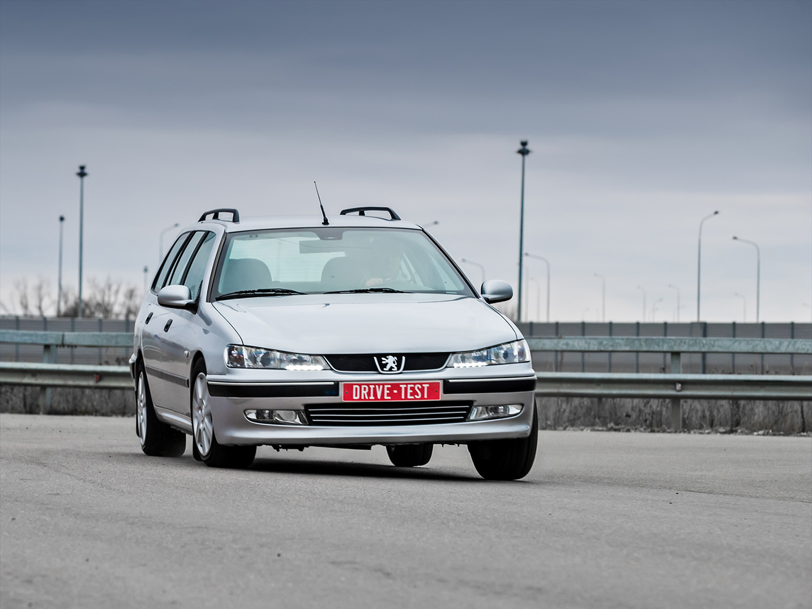 Смотрим из прошлого на обновлённый седан Peugeot 508 — ДРАЙВ