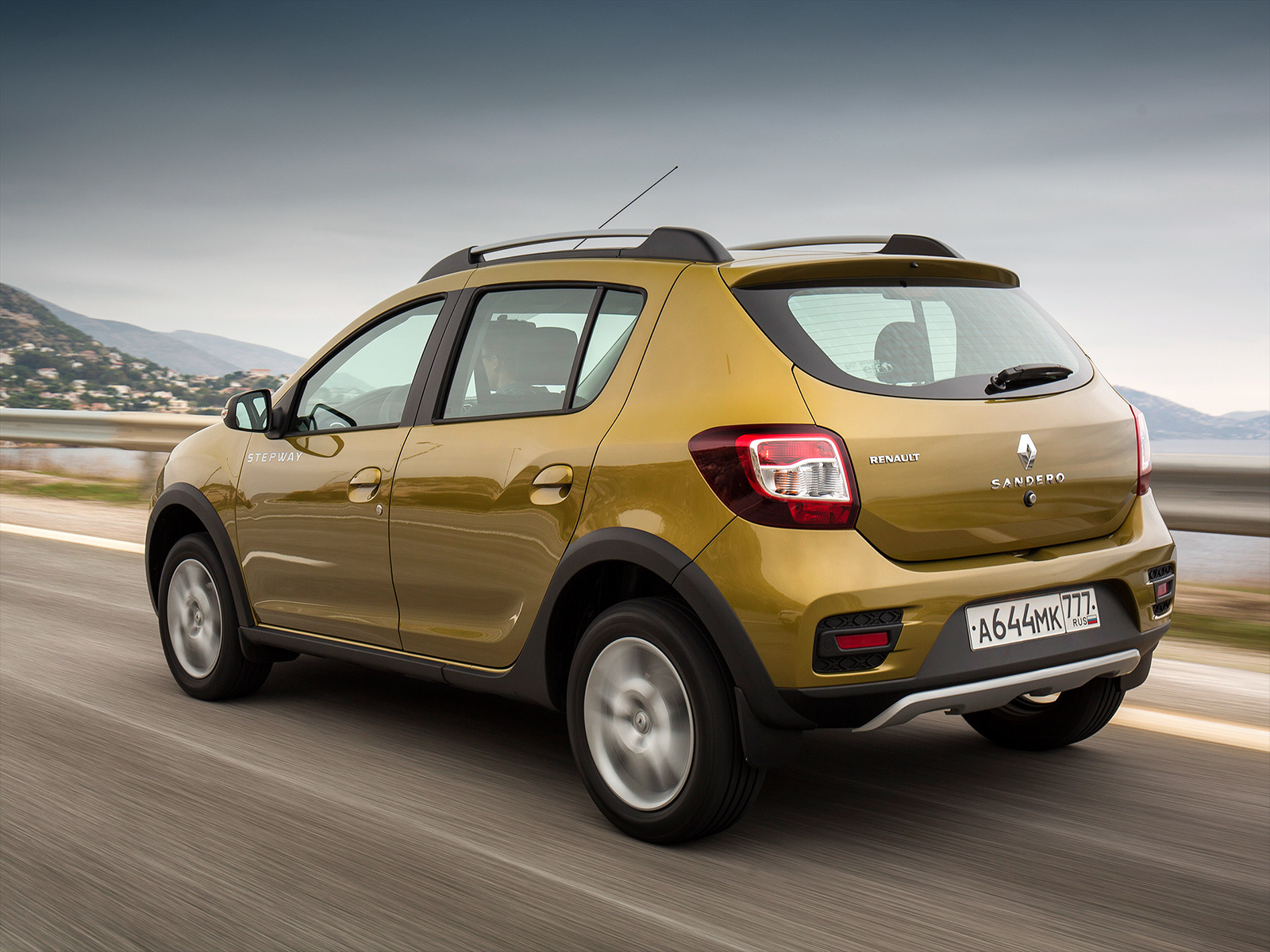 Рвёмся на свободу в хэтчбеке Renault Sandero Stepway — ДРАЙВ