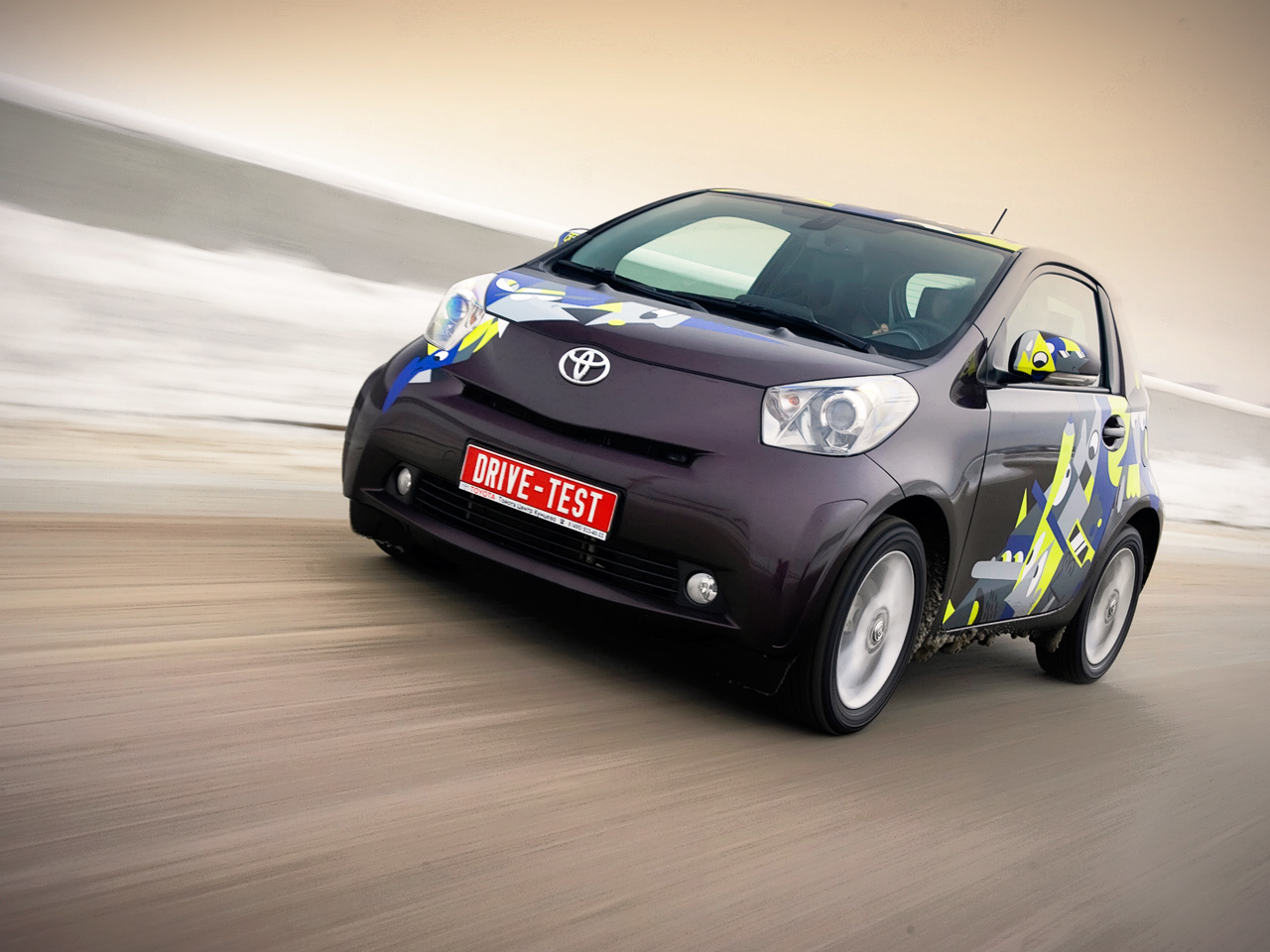 Проверяем, каких жертв требует Toyota iQ — ДРАЙВ