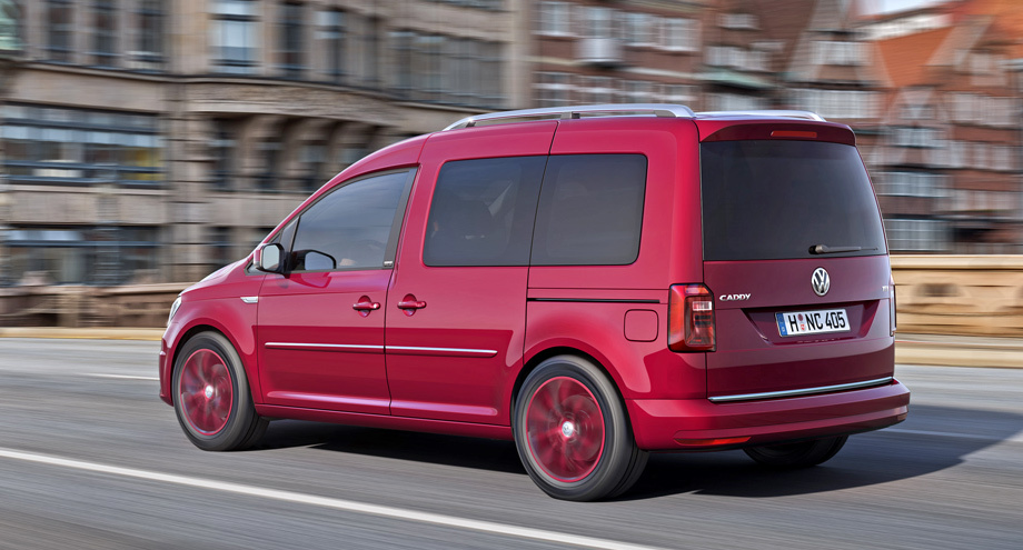             Немцы рассказали, что варианты оснащения будут скорректированы, так что порог входа как для грузопассажирской модификации, так и для грузового двухместного фургона будет снижен приблизительно на пару тысяч евро. О российских ценах говорить рано.
