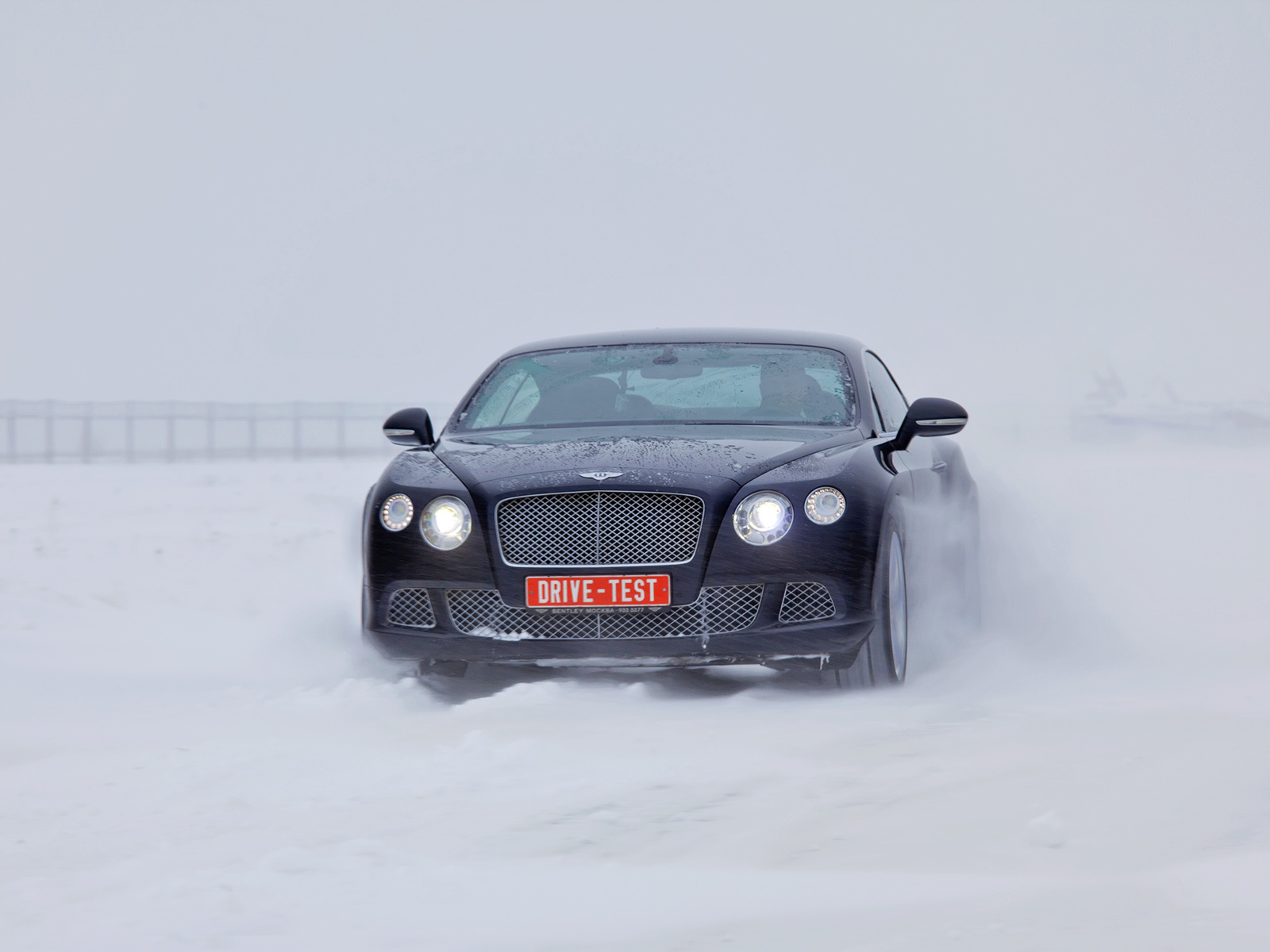 Морозим купе Bentley Continental GT с двигателями W12 и V8 — ДРАЙВ