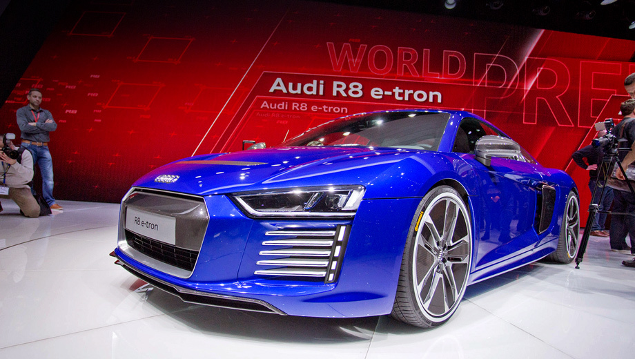 Audi r8,Audi r8 e-tron. Прикрытые воздухозаборники и особые колёсные диски позволили улучшить аэродинамику. Коэффициент обтекаемости равен 0,28.