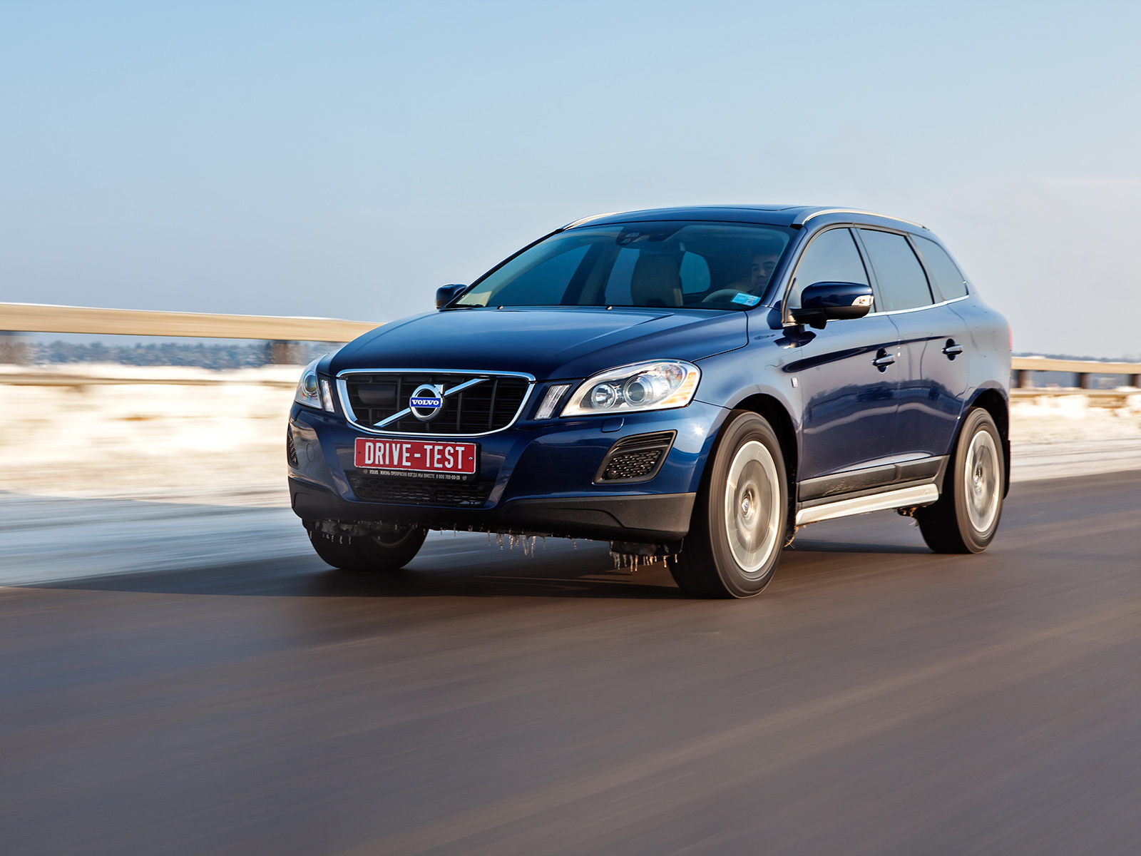 Тестируем бензиновые кроссоверы Volvo XC60 — ДРАЙВ