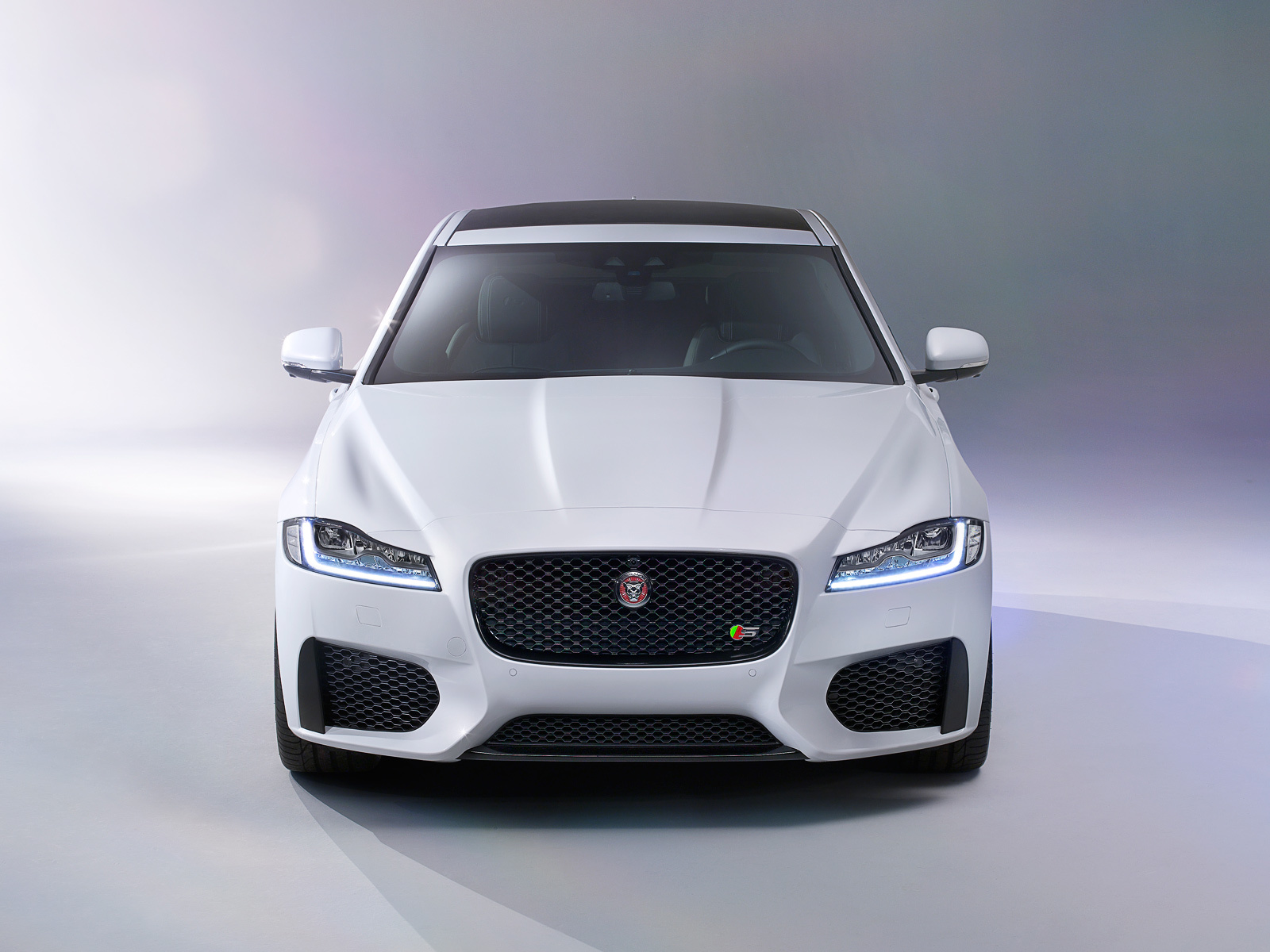 Не верим глазам, рассматривая новый седан Jaguar XF — ДРАЙВ