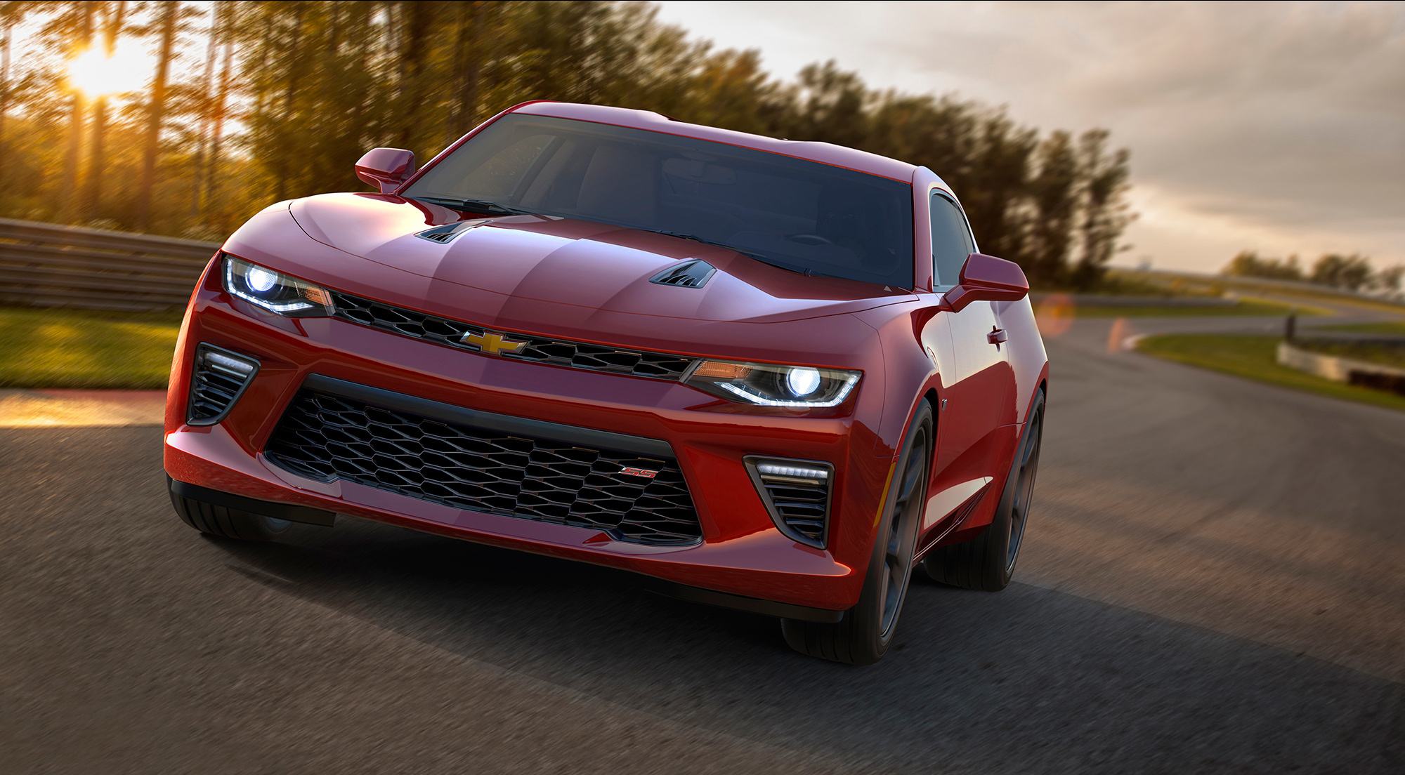 Шестое» купе Chevrolet Camaro стало мощнее и меньше — ДРАЙВ