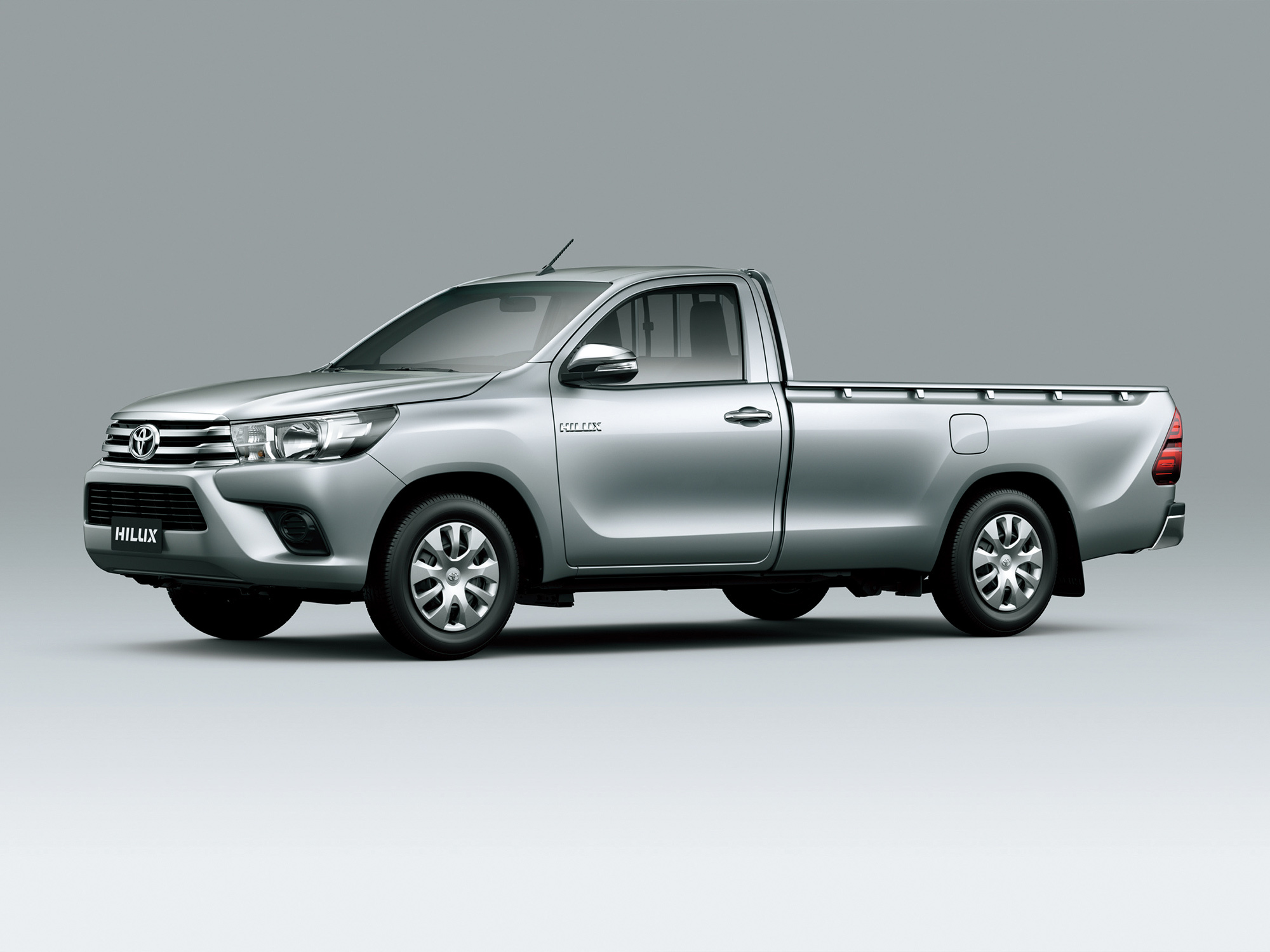 Новый пикап Toyota Hilux совместил выносливость с комфортом — ДРАЙВ