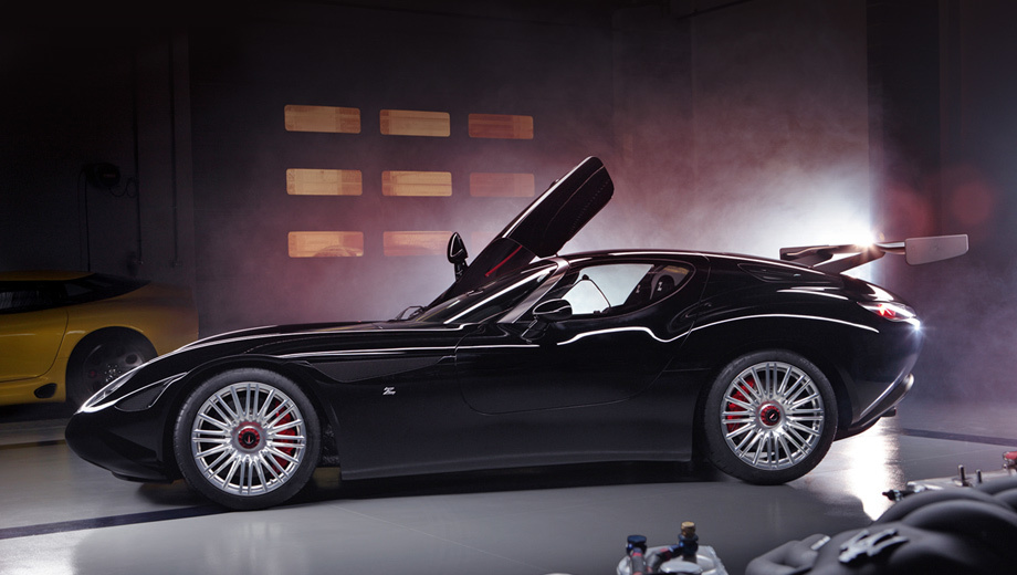 Maserati zagato  mostro. Новинка создана в честь столетия компании Maserati, которое праздновали в прошлом году (фирма отметила свой юбилей концептом Alfieri).