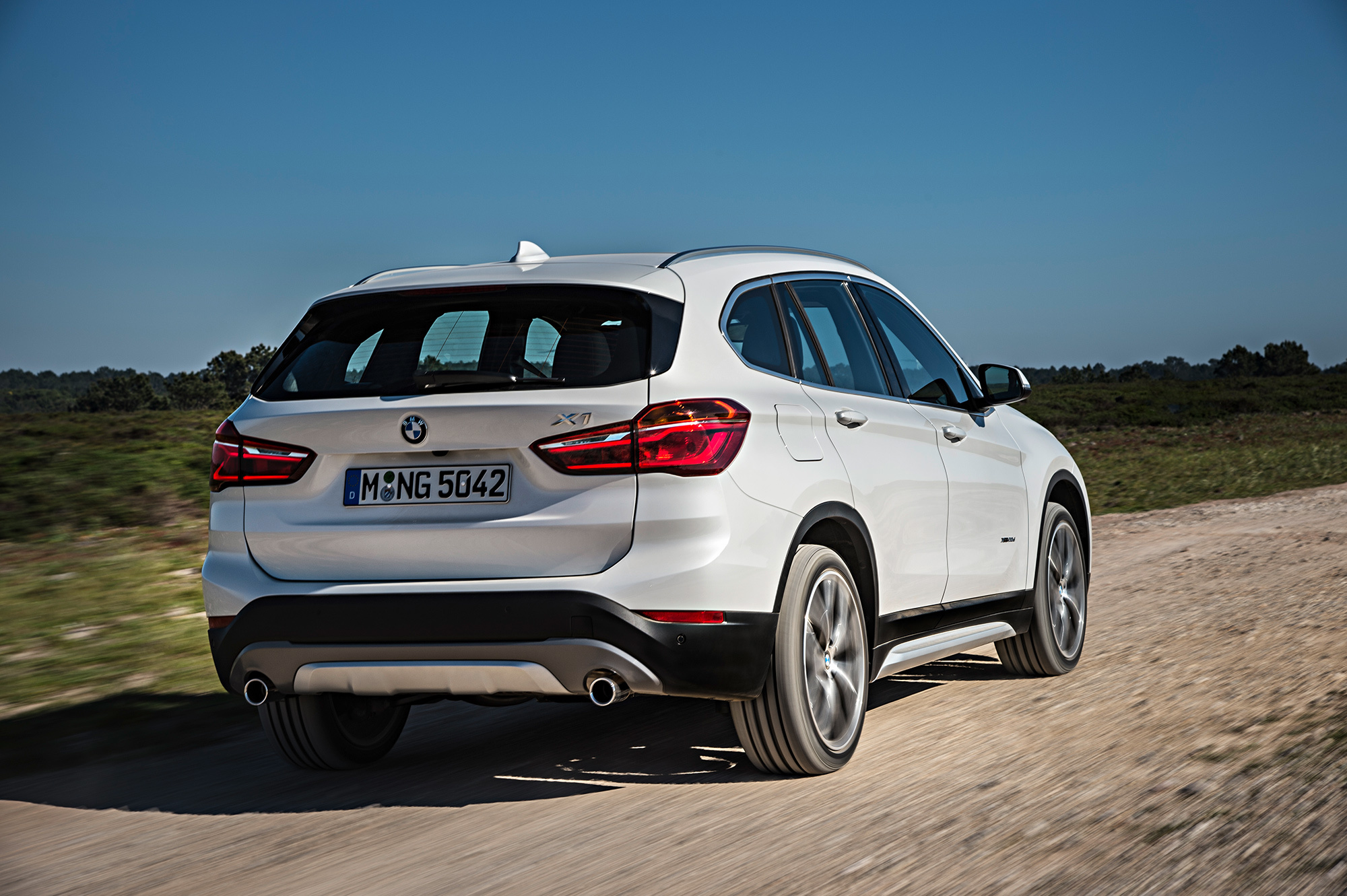 Кроссовер BMW X1 во всех смыслах стал ближе к шоссе — ДРАЙВ