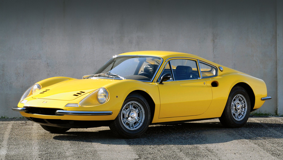 Ferrari dino. О возможном появлении модели — наследницы Dino (на фото родоначальница семейства: двухдверка Dino 206 GT 1968 года) слухи ходили много лет. Но представители Ferrari всегда от них открещивались. До этого момента.