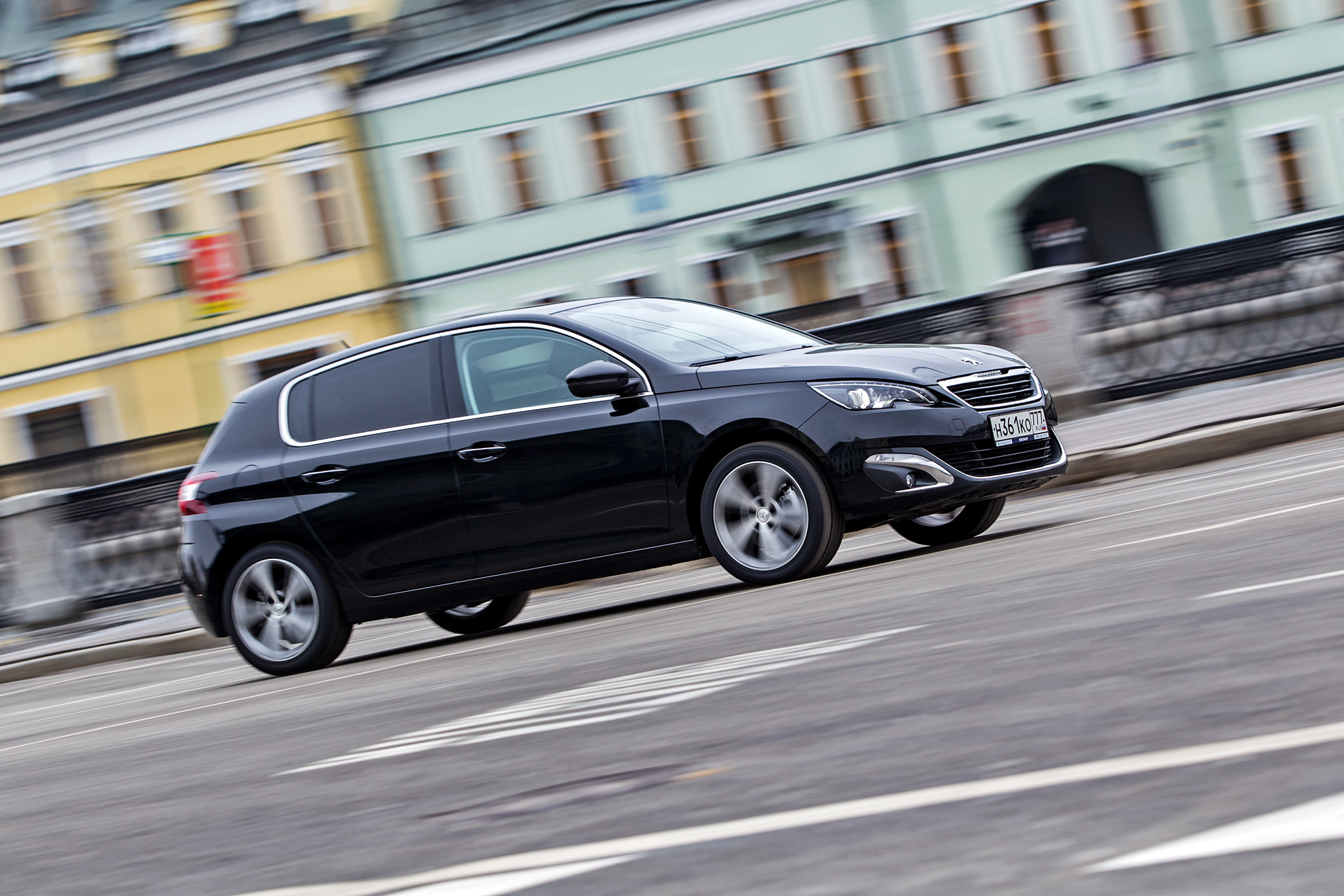 Коллективно оцениваем редкий хэтчбек Peugeot 308 — ДРАЙВ