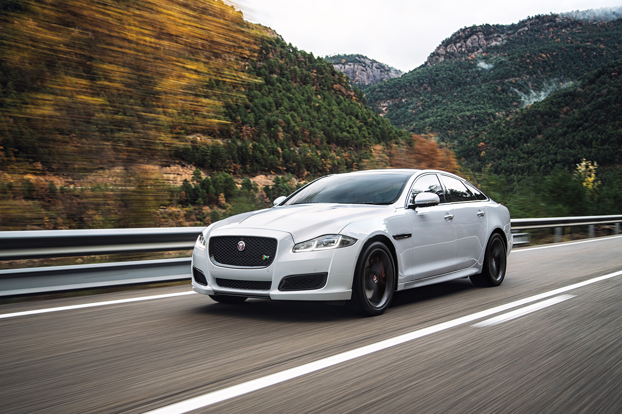 Обновлённый Jaguar XJ прибудет в Россию в ноябре — ДРАЙВ