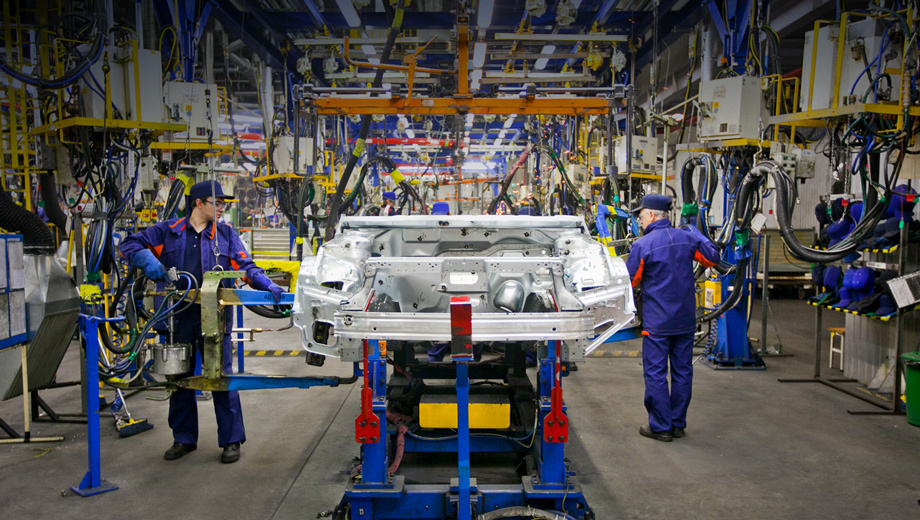 Cadillac escalade. Локальное производство Кадиллаков для российского рынка стартовало в 2005 году. Изначально машины производили на калининградском «Автоторе», но в декабре прошлого года концерн General Motors перенёс крупноузловое производство на завод в Санкт-Петербурге.