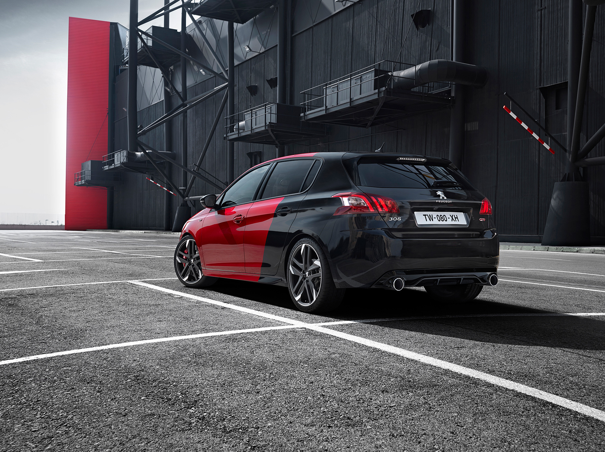 Обзор модели 2016 Peugeot 308 GTi 270