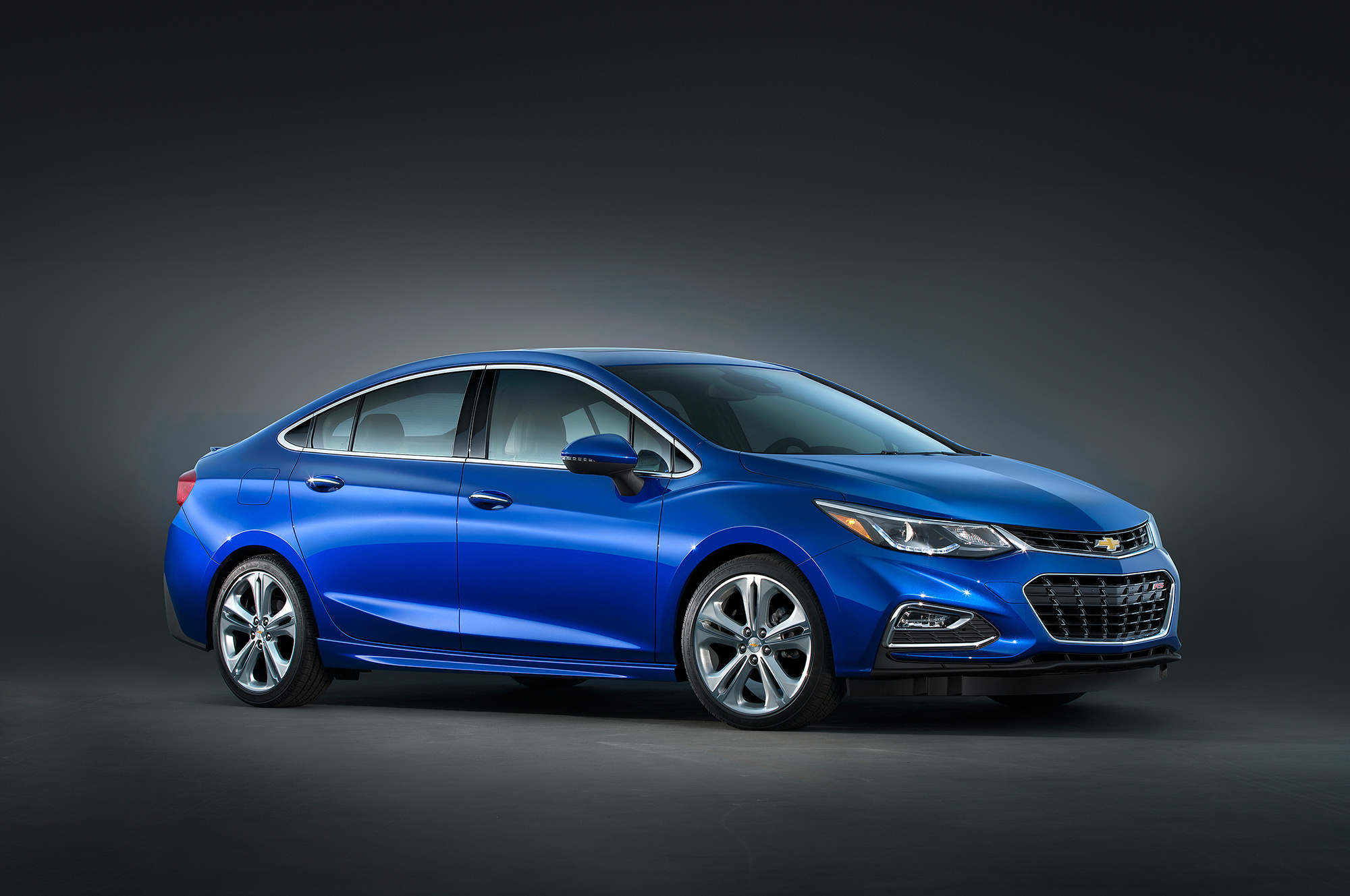 Глобальный седан Chevrolet Cruze сбросил вес и удлинился — ДРАЙВ