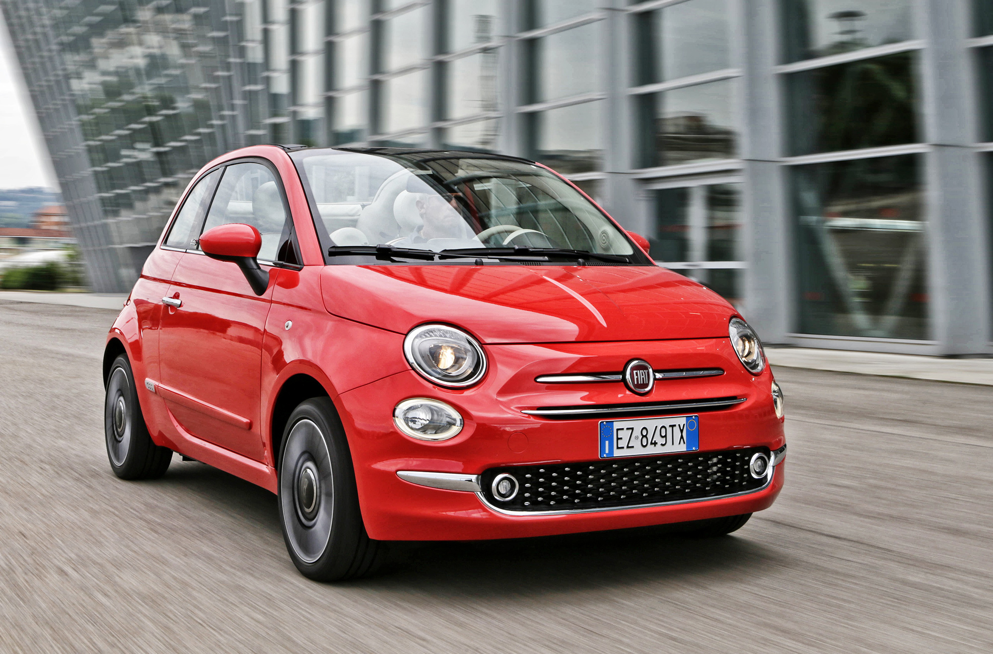 Выбираем два цилиндра для обновлённого хэтча Fiat 500 — ДРАЙВ