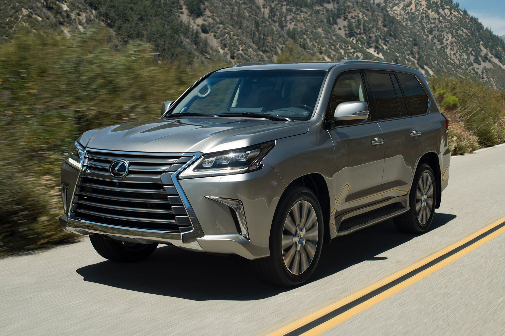 Обновлённые модели Lexus LX и GS заметно улучшили начинку — ДРАЙВ