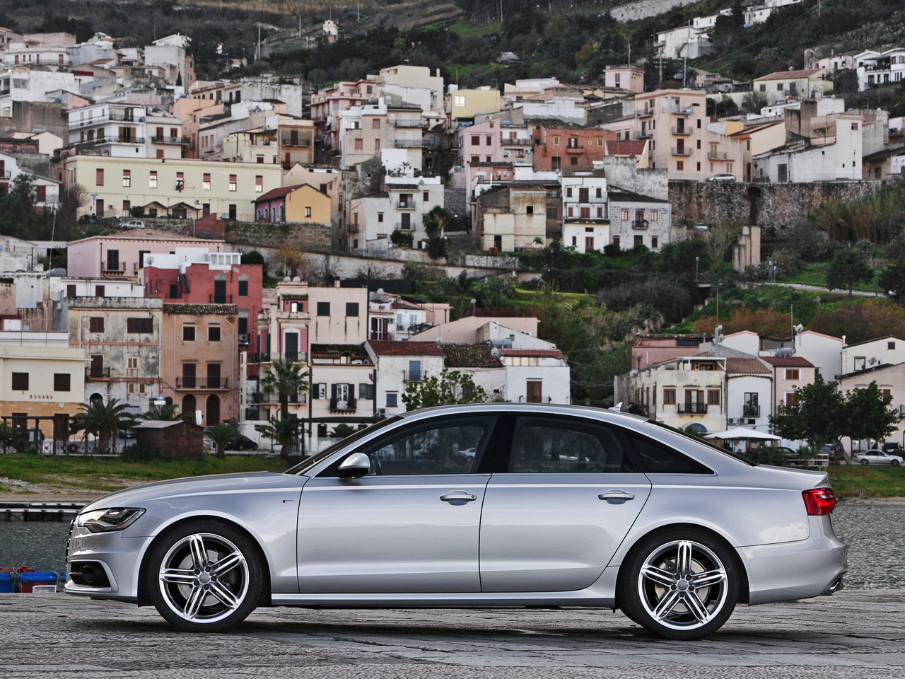 Теряемся во времени за рулём нового седана Audi A6 — ДРАЙВ