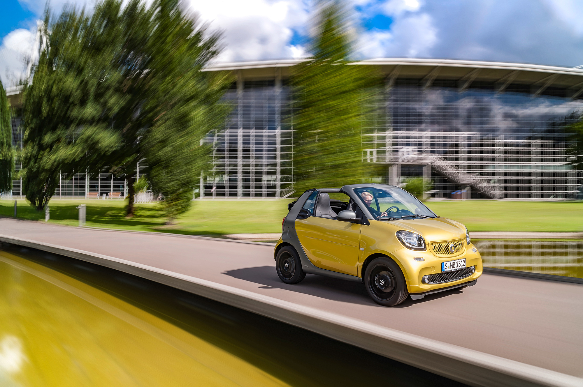 Кабриолет Smart ForTwo Cabrio появится в России в новом году — ДРАЙВ