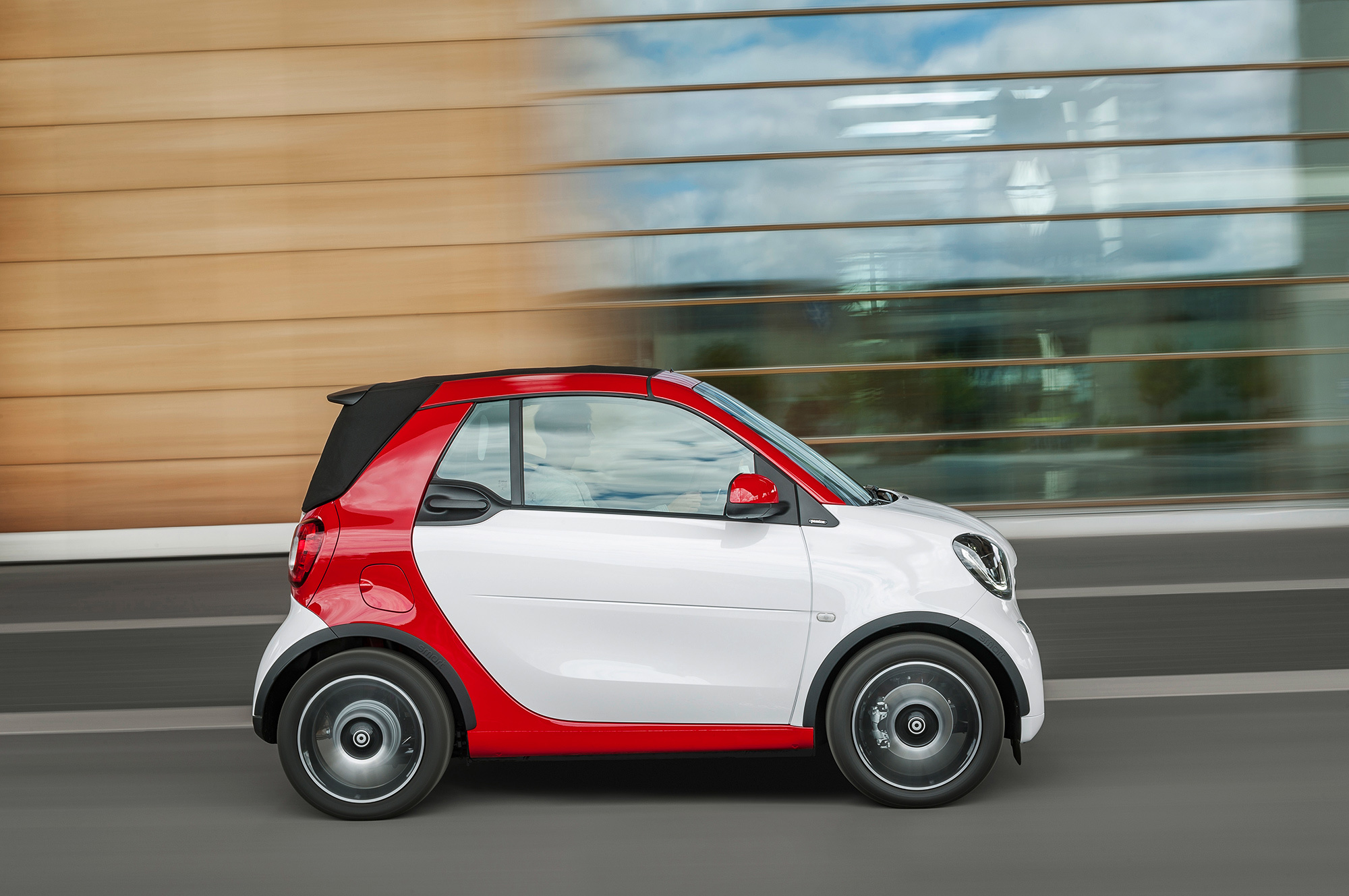 Кабриолет Smart ForTwo Cabrio появится в России в новом году — ДРАЙВ