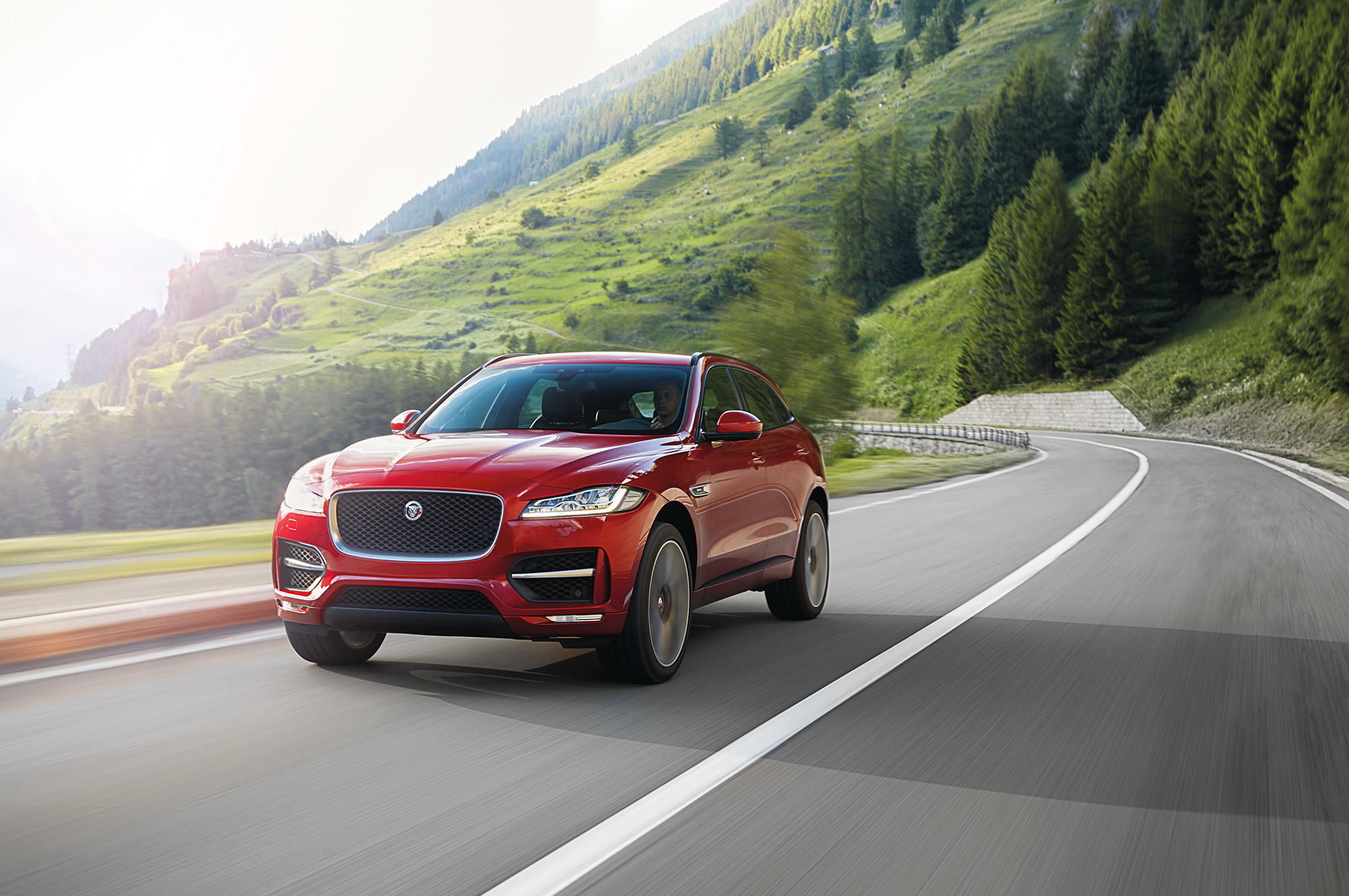 Jaguar F-Pace ограничится в России полным приводом — ДРАЙВ