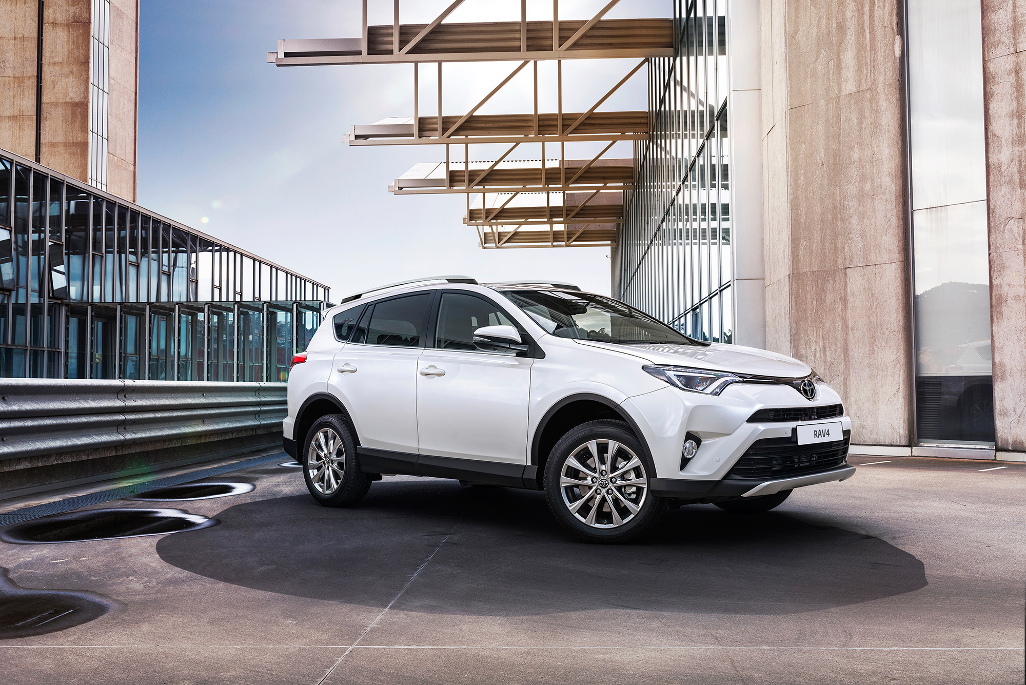 Рестайлинг Тойоты RAV4 не испортил цен — ДРАЙВ