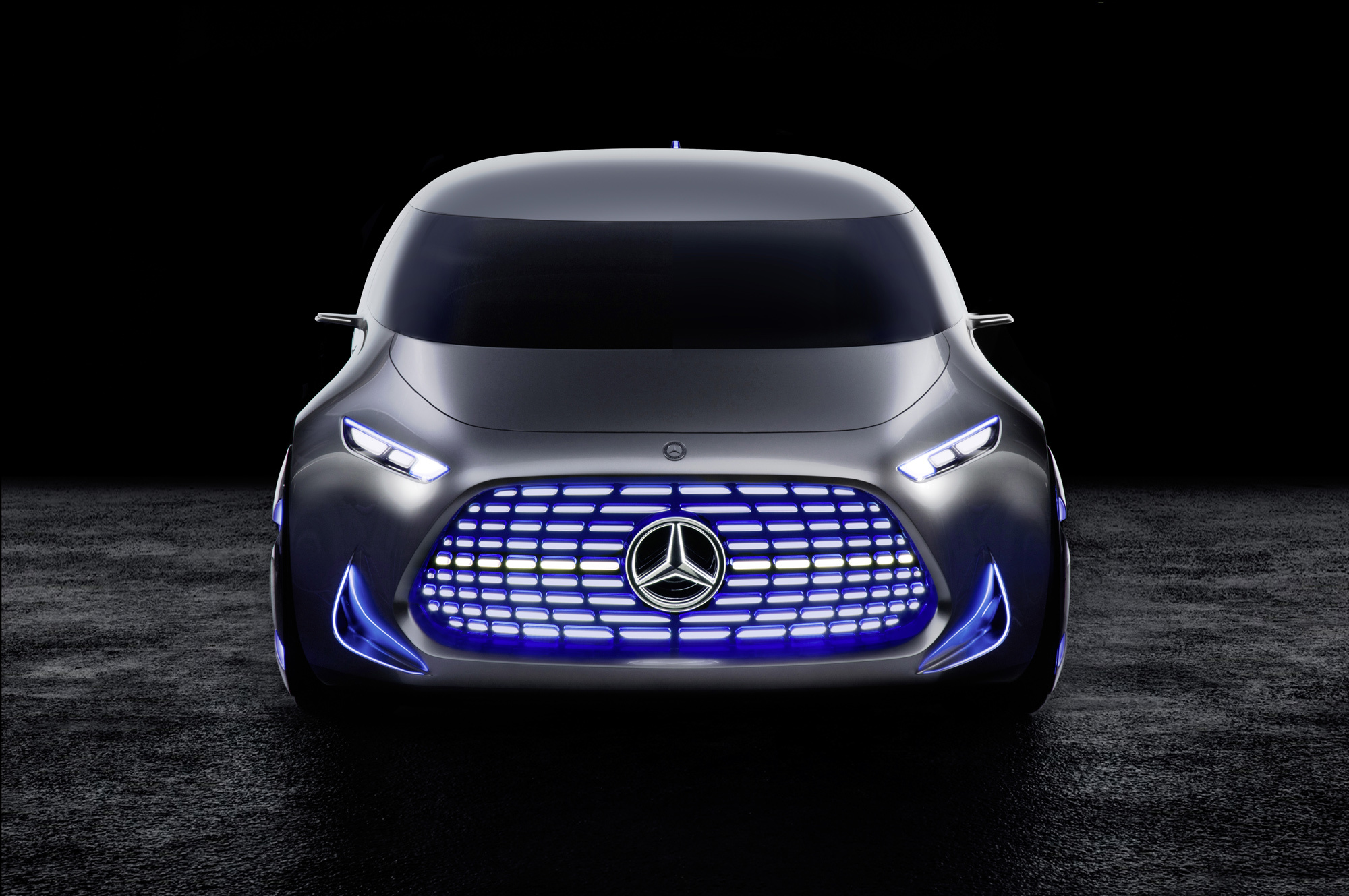 Беспилотник Mercedes-Benz Vision Tokyo пообещал голограмму — ДРАЙВ