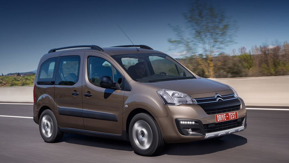             Цена нашего вэна — 1 182 000 рублей. Самый доступный Citroen Berlingo стоит 970 000, те же деньги просят за близнеца <a href="http://www.drive.ru/news/peugeot/54f0200e95a656acd50000f9.html" target="_blank" rel="noopener" class="c-link">Peugeot Partner</a>. Из конкурентов дешевле только <a href="/e/Bt0ggEAAAGE" class="c-link">Fiat Doblo</a> (836 500), а предложения подороже — это <a href="http://www.drive.ru/news/renault/51373a5794a656accc00001c.html" target="_blank" rel="noopener" class="c-link">Renault Kangoo</a> (989 000) и <a href="/e/B63-QEAAAaE" class="c-link">Volkswagen Caddy</a> (1 043 420).

