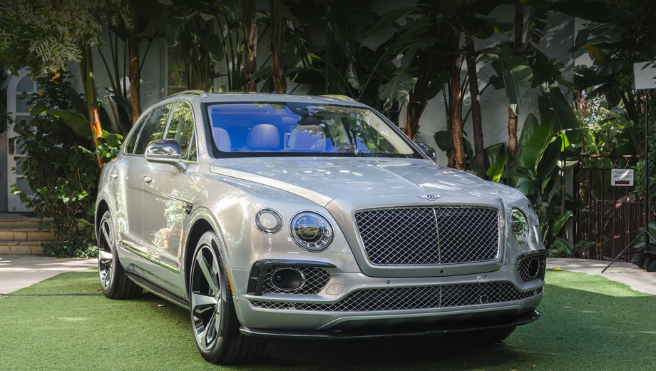 Bentley bentayga,Bentley bentayga first edition. Закрытая премьера машины состоялась 16 ноября в Лос-Анджелесе: машину показали небольшой группе VIP-клиентов в отеле Sunset Marquis.