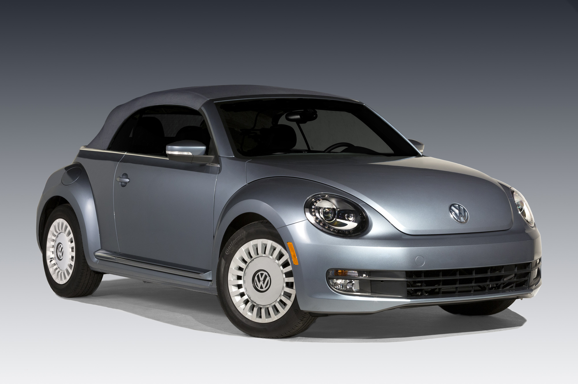 Модели Volkswagen Beetle Dune и Denim стали серийными — ДРАЙВ