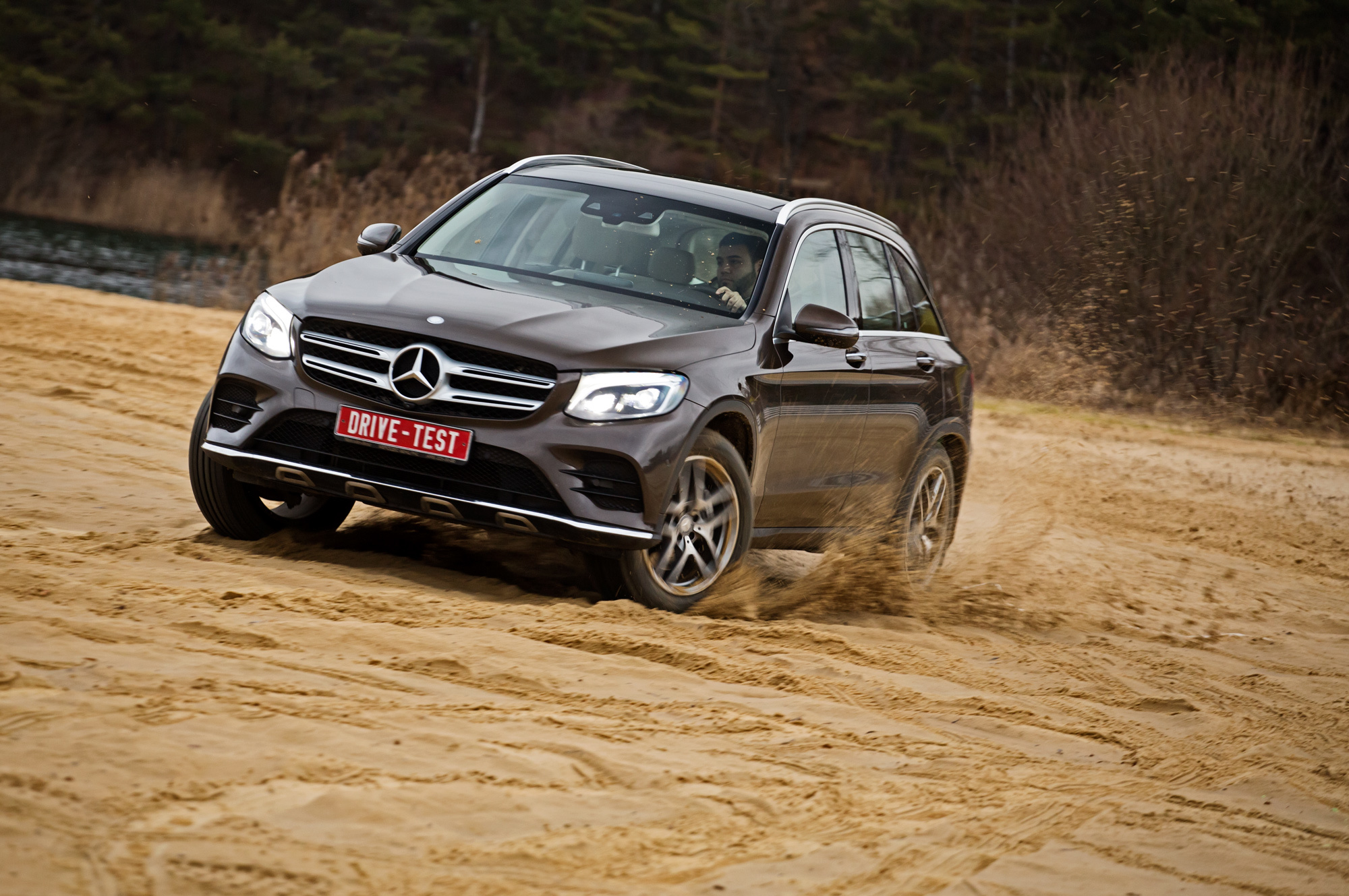 Знакомимся с неправильным кроссовером Mercedes-Benz GLC — ДРАЙВ