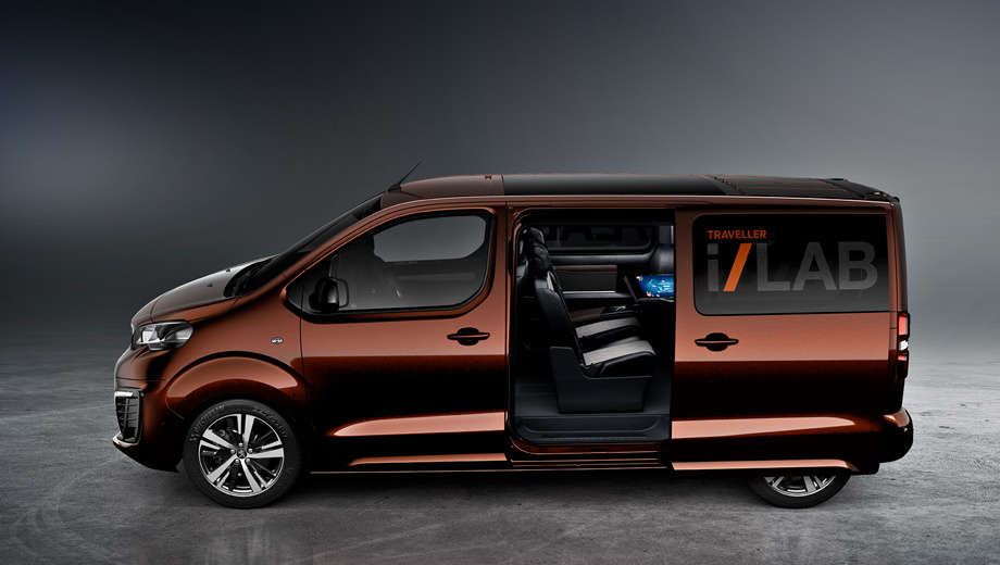 Peugeot traveller. Прототип Traveller i-Lab внешне не отличается от серийного минивэна. Для него выбрали окрас кузова Dark Copper («тёмная медь»).