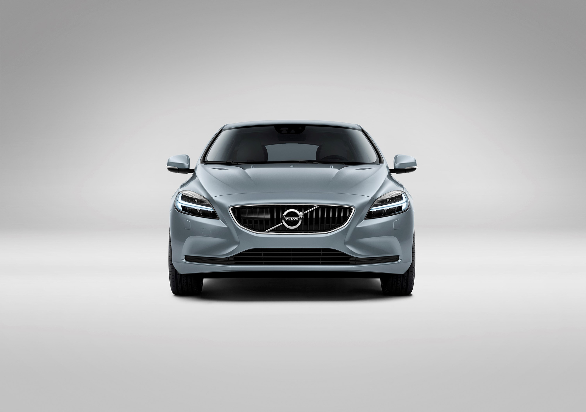 Линейка хэтчбеков Volvo V40 обзавелась «Молотом Тора» — ДРАЙВ