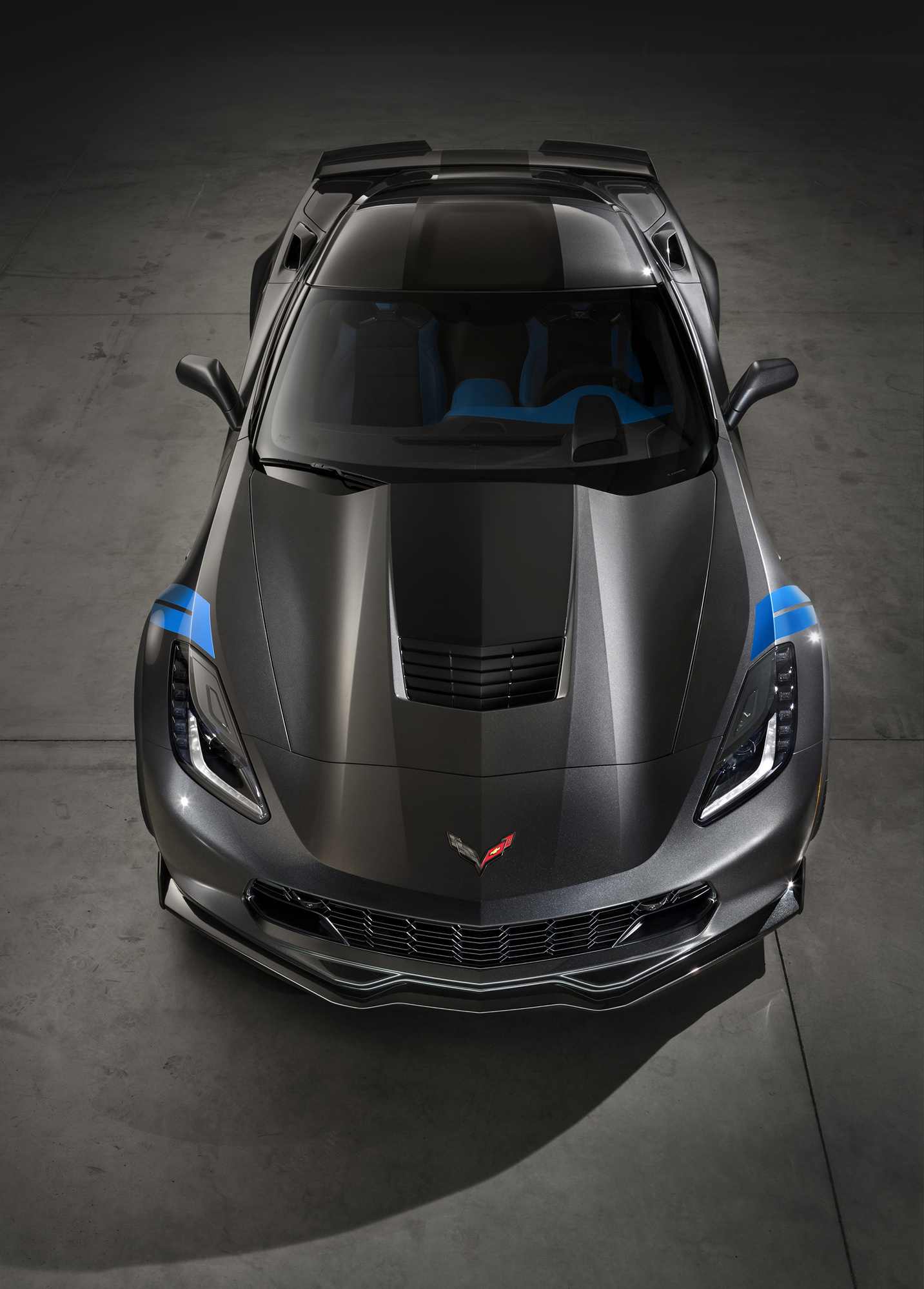 Купе Chevrolet Corvette Grand Sport сравнялось с прежним ZR1 на треке —  ДРАЙВ