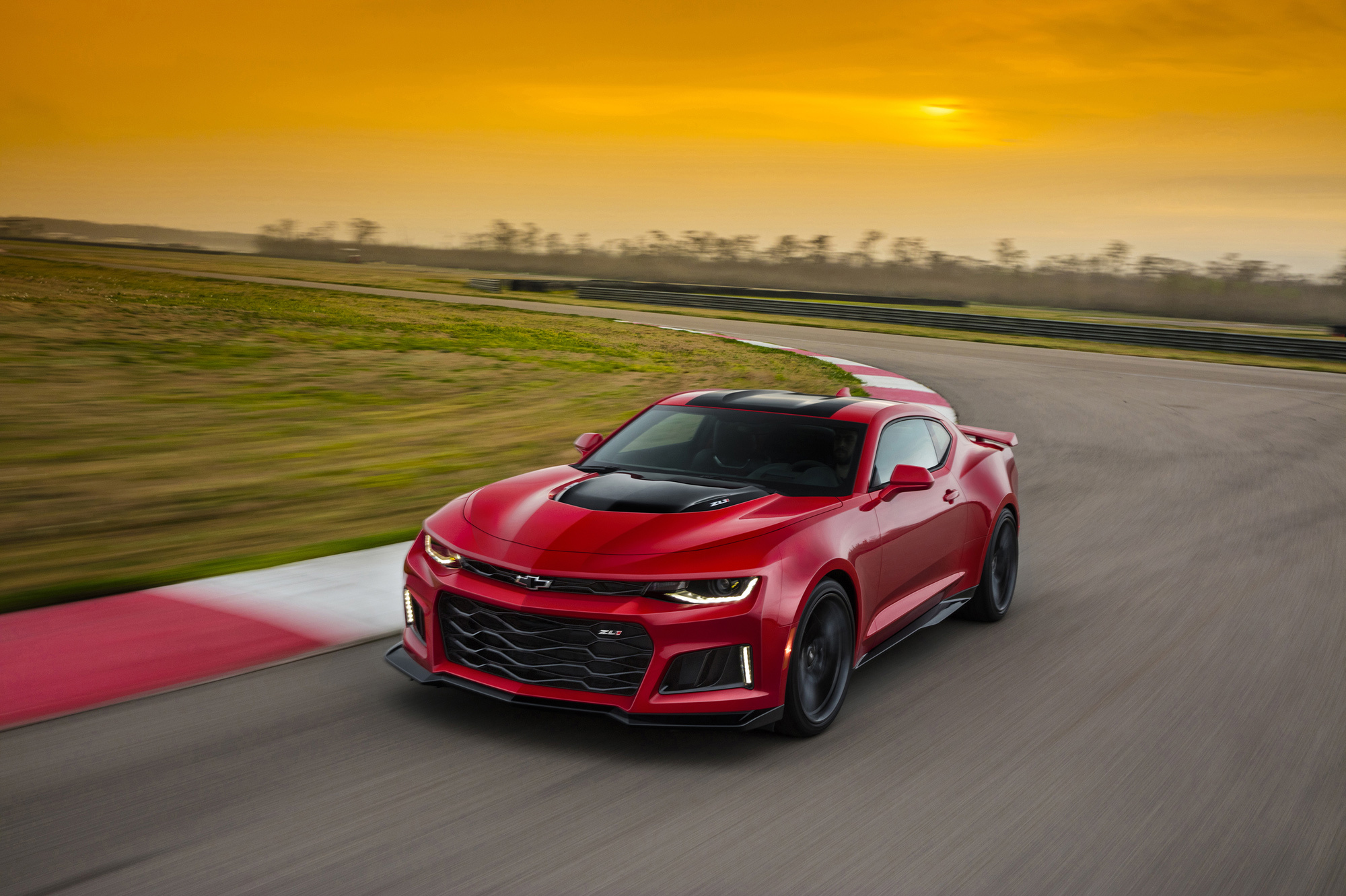 Купе Chevrolet Camaro ZL1 удивило десятиступенчатым «автоматом» — ДРАЙВ