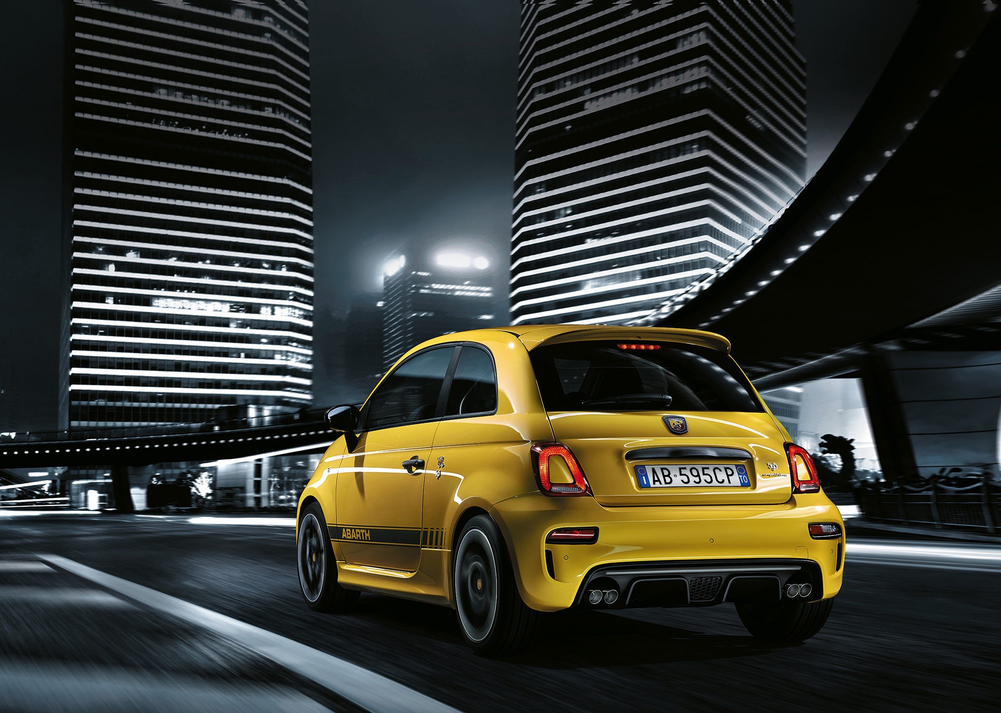 Хэтчбек Abarth 595 стал мощнее на пять лошадиных сил — ДРАЙВ