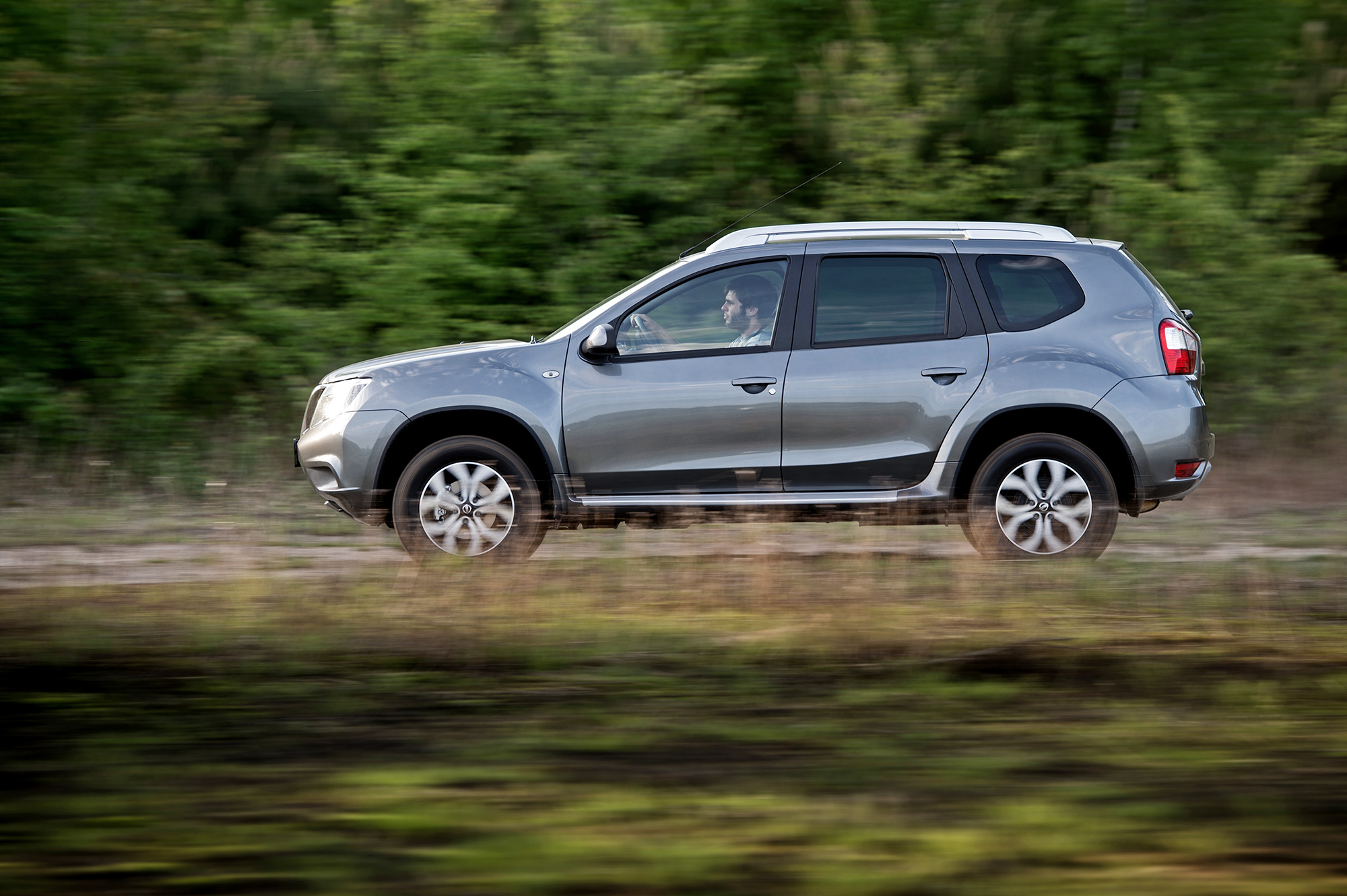 Познаём обновлённый Nissan Terrano с оглядкой на Renault Duster — ДРАЙВ