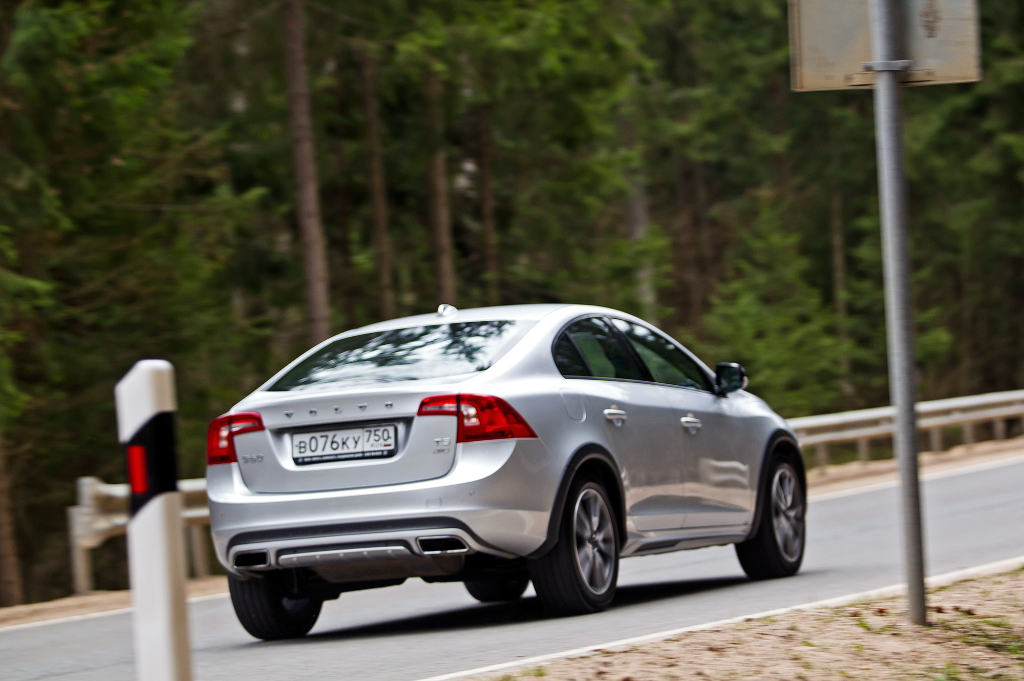 Едем на Гран-при Формулы-1 на седане Volvo S60 Cross Country — ДРАЙВ