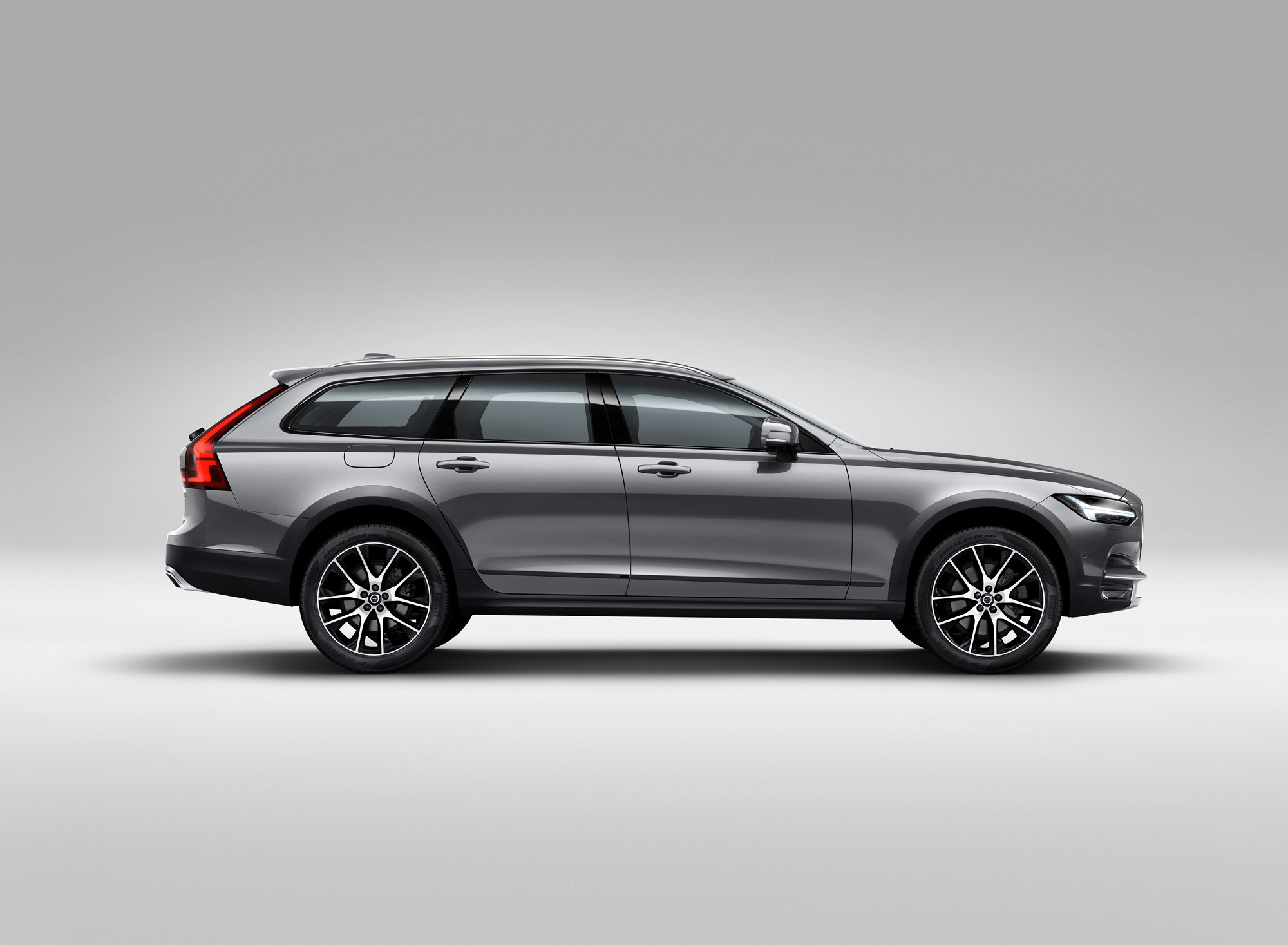 Универсал Volvo V90 Cross Country раскрыл свою начинку — ДРАЙВ