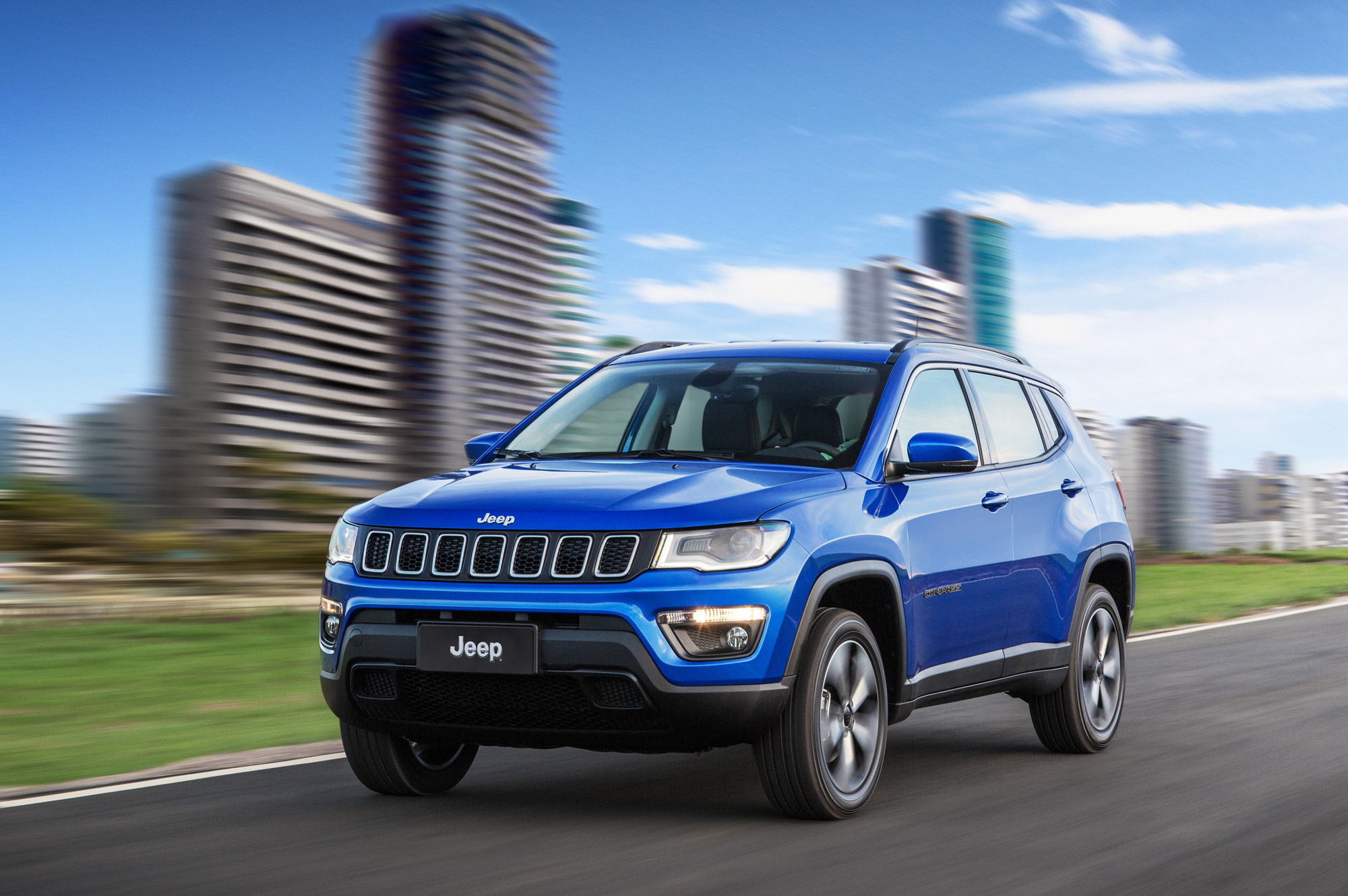 Кроссовер Jeep Compass явился старшим братом Ренегейда — ДРАЙВ