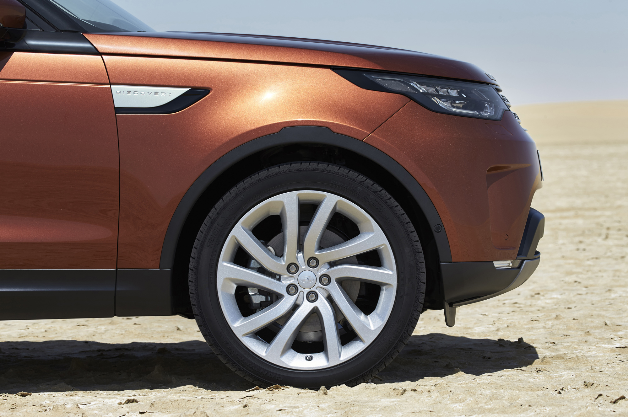 Внедорожник Land Rover Discovery стал алюминиевым и цифровым — ДРАЙВ