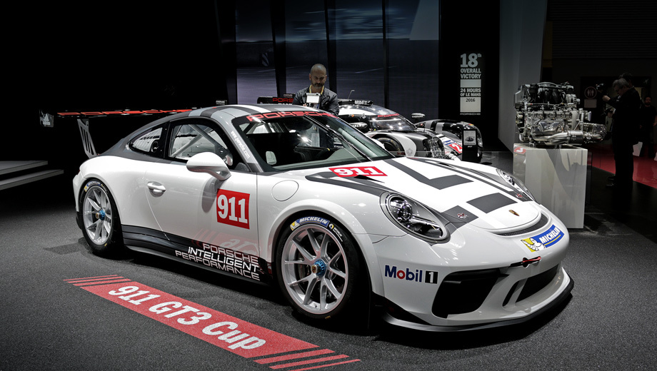 Porsche 911 gt3 cup. С 1998 года модель 911 GT3 Cup (в поколениях 996, 997 и 991) нашла 3031 покупателя. Немцы уверяют, что в классе GT это самый продаваемый гоночный болид в мире.